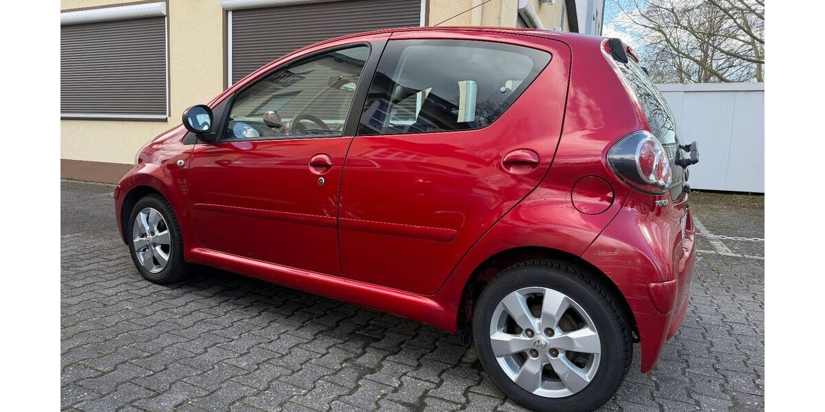 Toyota Aygo (X) 123.000 km 3.049 &euro; NEU ISENBURG 63263