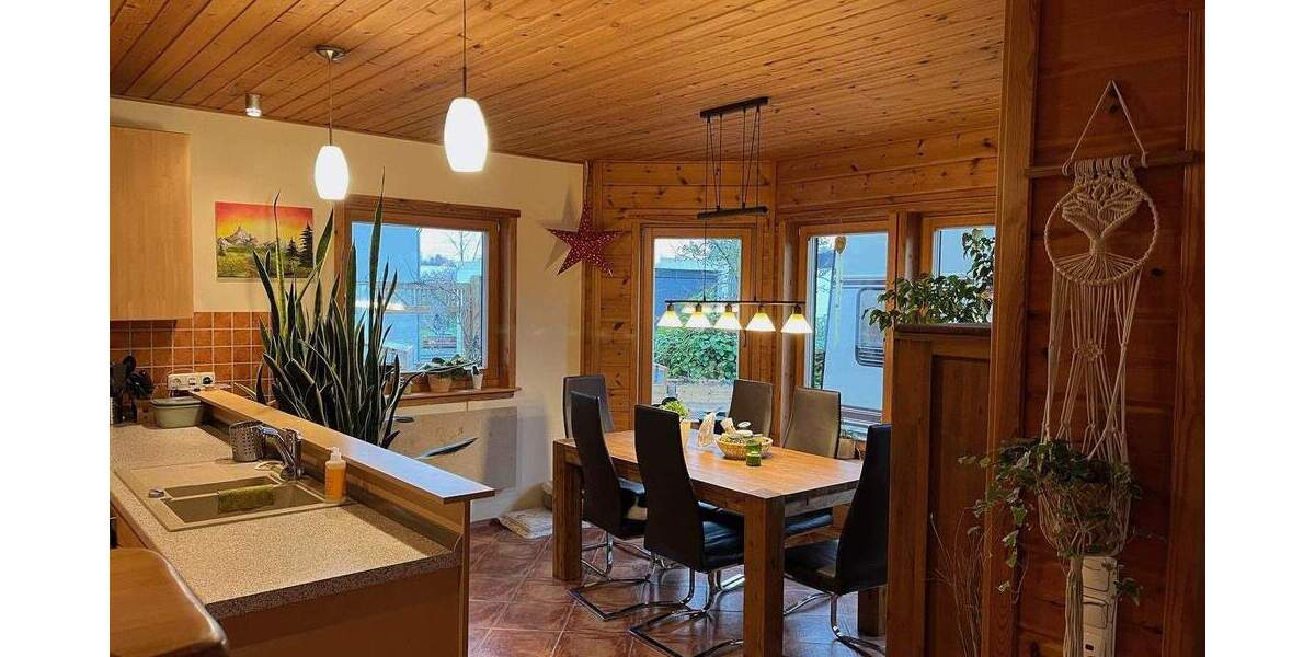 Wunderschönes schwedenrotes Holzhaus am Feldrand - von Privat 4 zimmer