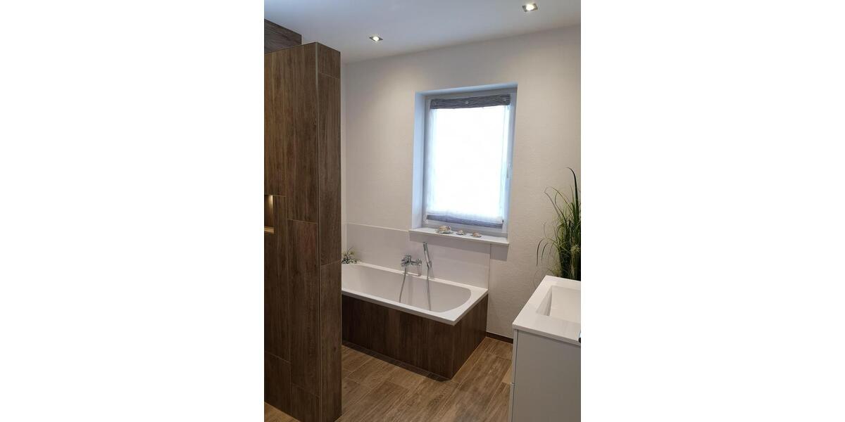 Doppelhaushälfte Langenselbold - 6 Zimmer, 140 m&sup2;, 2.100&euro; | Angebot:24706638