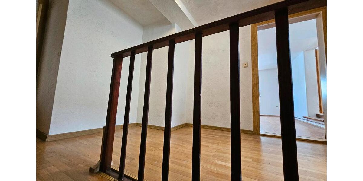 Einfamilienhaus Schöneck - 8 Zimmer, 140 m&sup2;, 1.500&euro; | Angebot:26253883