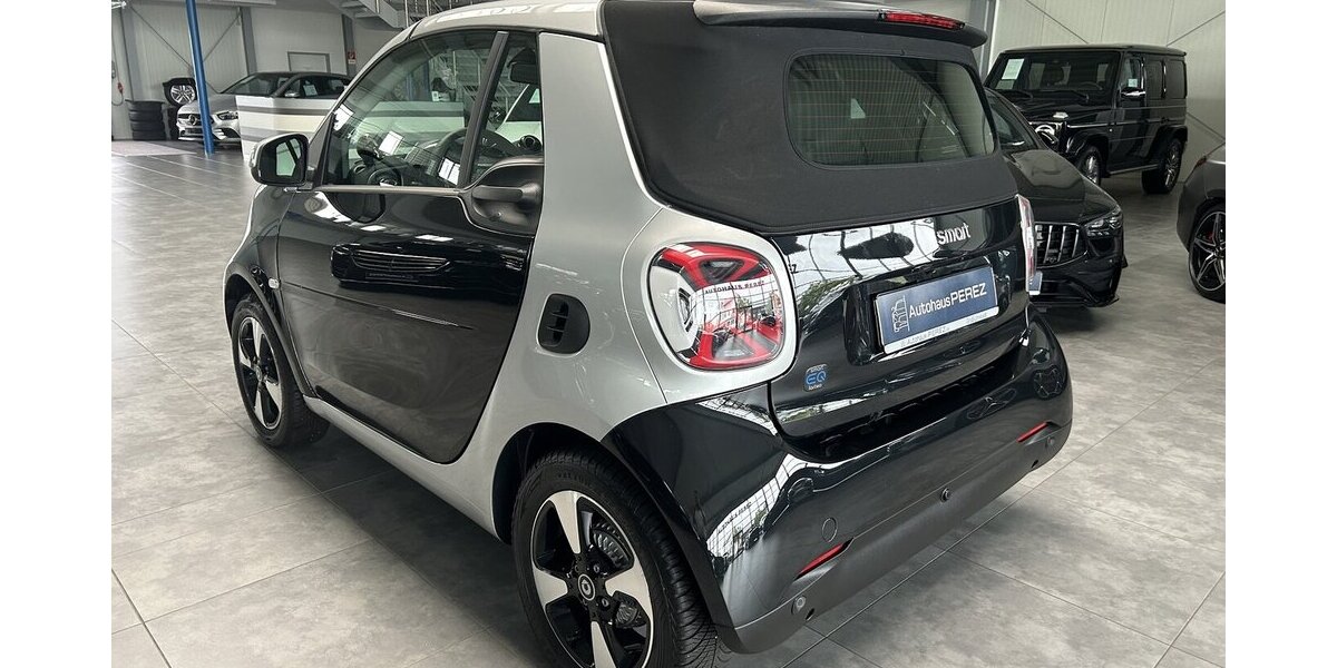 Smart ForTwo EQ CABRIO EXCLUSIVE-22KW-RÜCKFAHRKAMERA! 13.660 km 18.249 &euro; Groß-Umstadt 64823