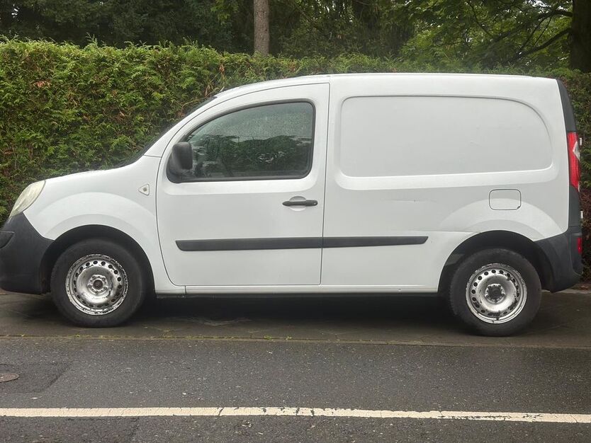 Renault Kangoo 123.400 km 3.700 € Frankfurt 64257