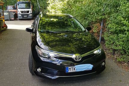 Toyota Auris 264.000 km 6.800 € Schwalbach am Taunus 65824