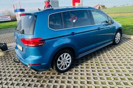 VW Touran 152.439 km 14.899 &euro; Bad vilbel 61118