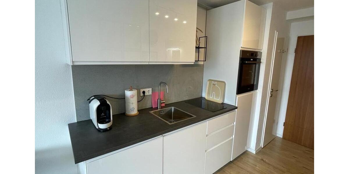 Voll mobileres Studio-Apartment, Balkon, Parkplatz in Neuss 1 zimmer