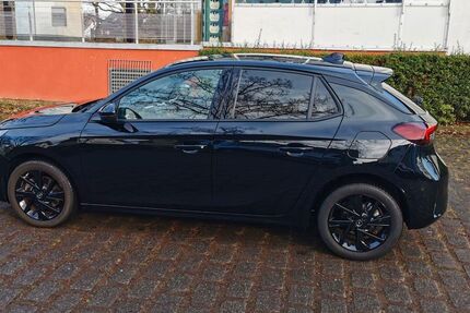 Opel Corsa 17.200 km 15.950 &euro; Rüsselsheim 65428