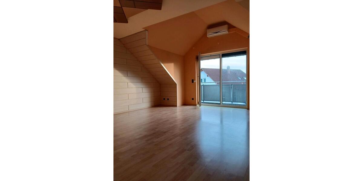 Dachgeschoßwohnung Hanau Groß-Steinheim - 3 Zimmer, 74 m&sup2;, 249.000&euro; | Angebot:24702772