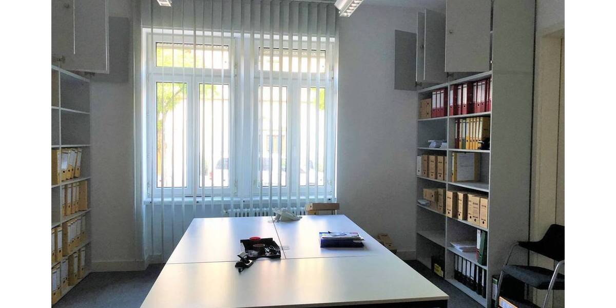 Friedberg: Kanzlei Praxis im Erdgeschoss in zentraler Lage von Friedberg mit ca. 142 m² Fläche 4 zimmer