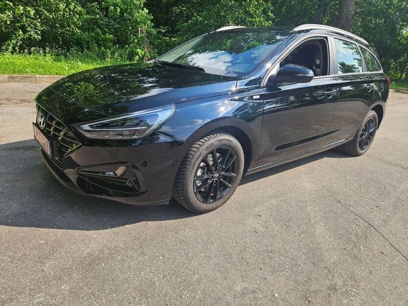 i30