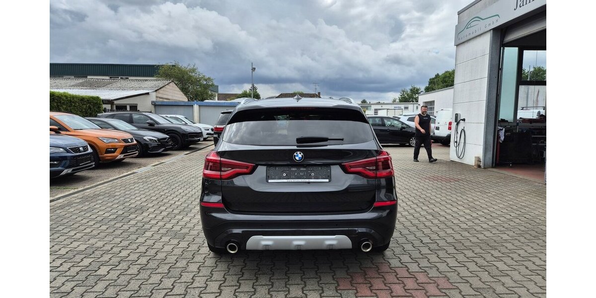 BMW X3 xDrive 20 i xLine, HUD, Kamera, Ambientebeleuch 70.000 km 23.790 &euro; Rodgau 63110