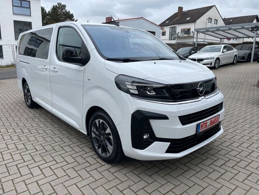 Zafira Life