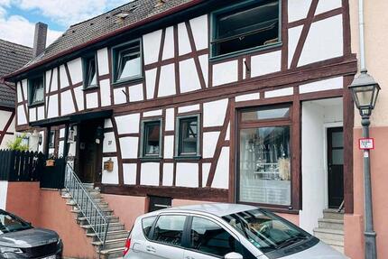 Haus Nidderau - 7.5 Zimmer, 180 m&sup2;, 330.000&euro; | Angebot:25253165