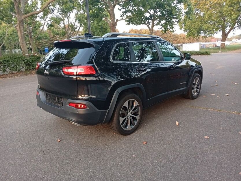 Jeep Cherokee 122.345 km 11.950 € frankfurt 65929