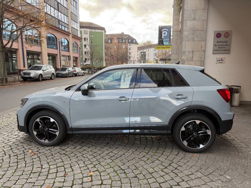 Audi Q2 1.999 km 32.800 € Frankfurt am Main 60594