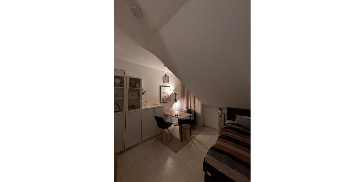 Dachgeschoßwohnung Darmstadt Darmstadt-Nord - 1 Zimmer, 19 m&sup2;, 390&euro; | Angebot:26236802