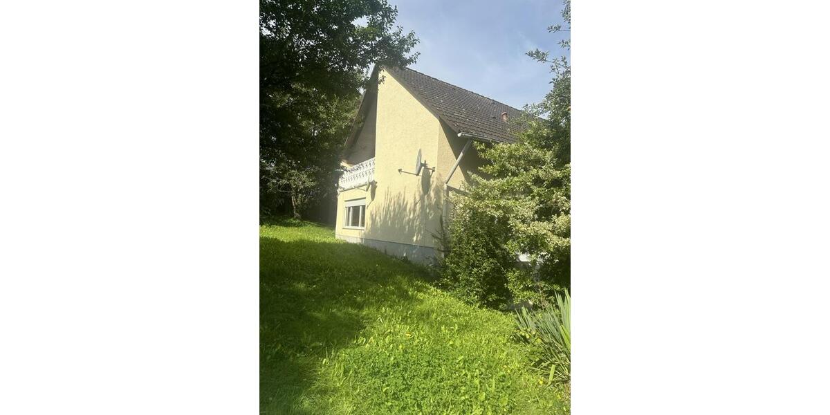 Helle Dachgeschoss Wohnung in Feldrandlage in Freigericht 3.5 zimmer