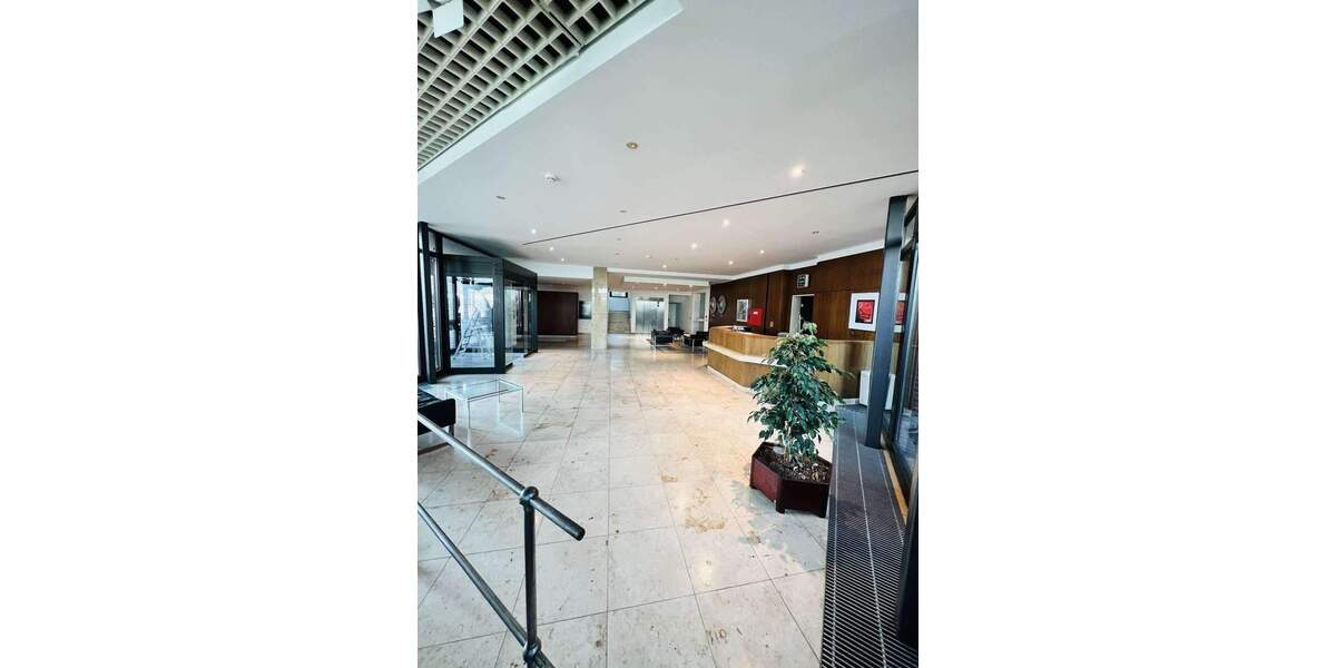 Investmentchance bei Frankfurt: Gewerbegebäude für Büro, Klinik oder Pflege 6 zimmer