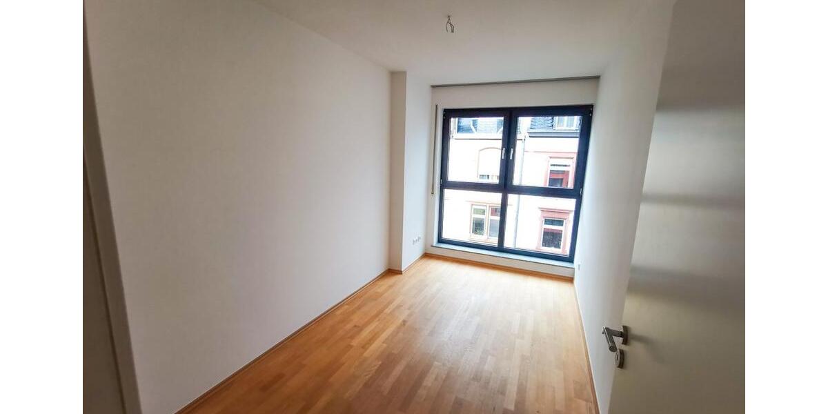 Maisonettenwohnung Frankfurt am Main Niederrad - 5 Zimmer, 157 m&sup2;, 2.400&euro; | Angebot:25777517