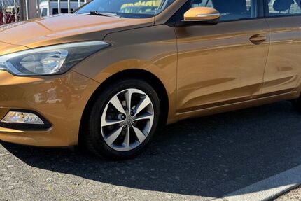 Hyundai i20 144.456 km 5.499 &euro; Hanau 63452