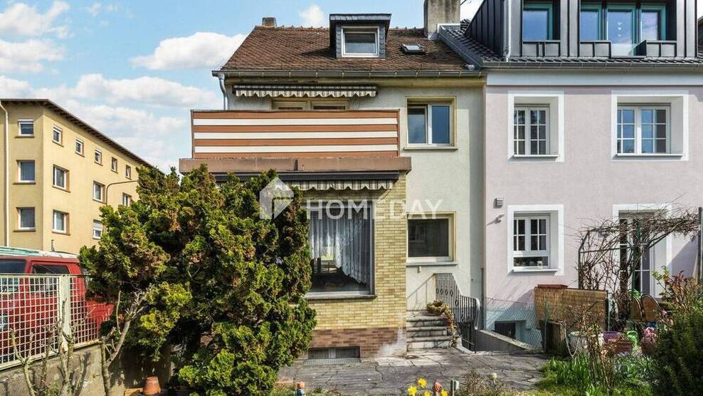 Charmantes Reihenendhaus in ruhiger Lage von Frankfurt-Rödelheim mit Blick zur Nidda