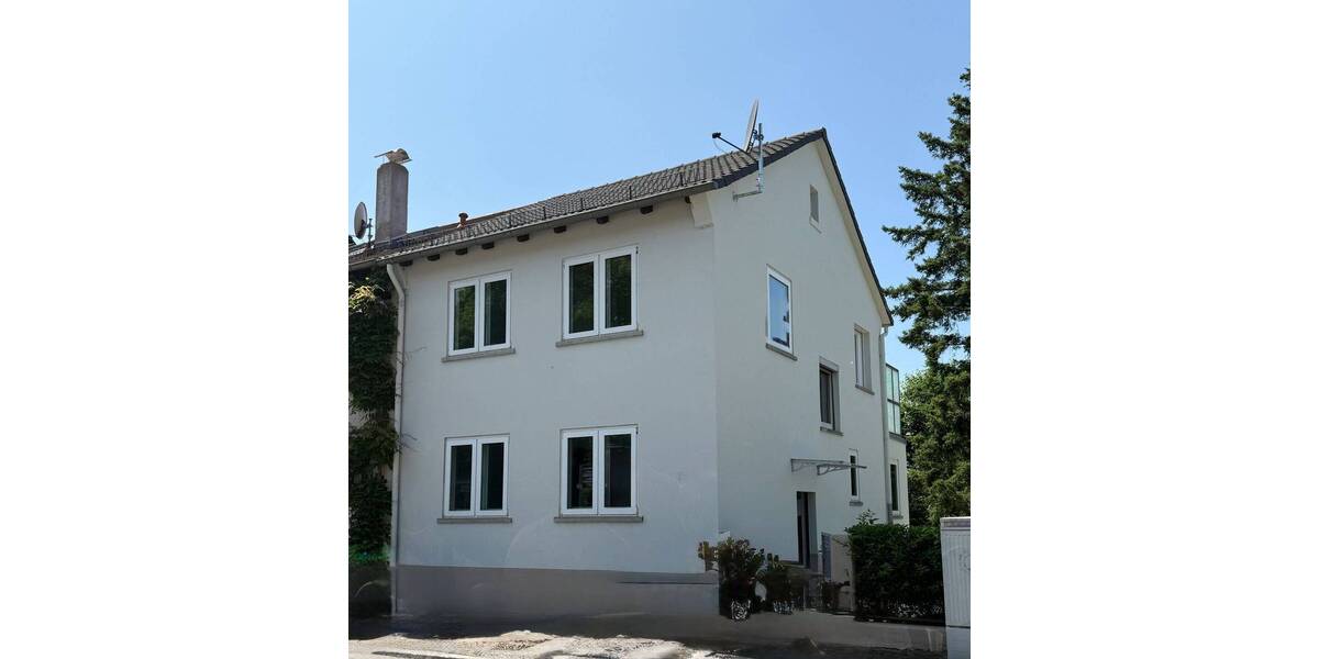 **Charmante Doppelhaushälfte am Stadtrand mit schönem Grundstück** 5 zimmer