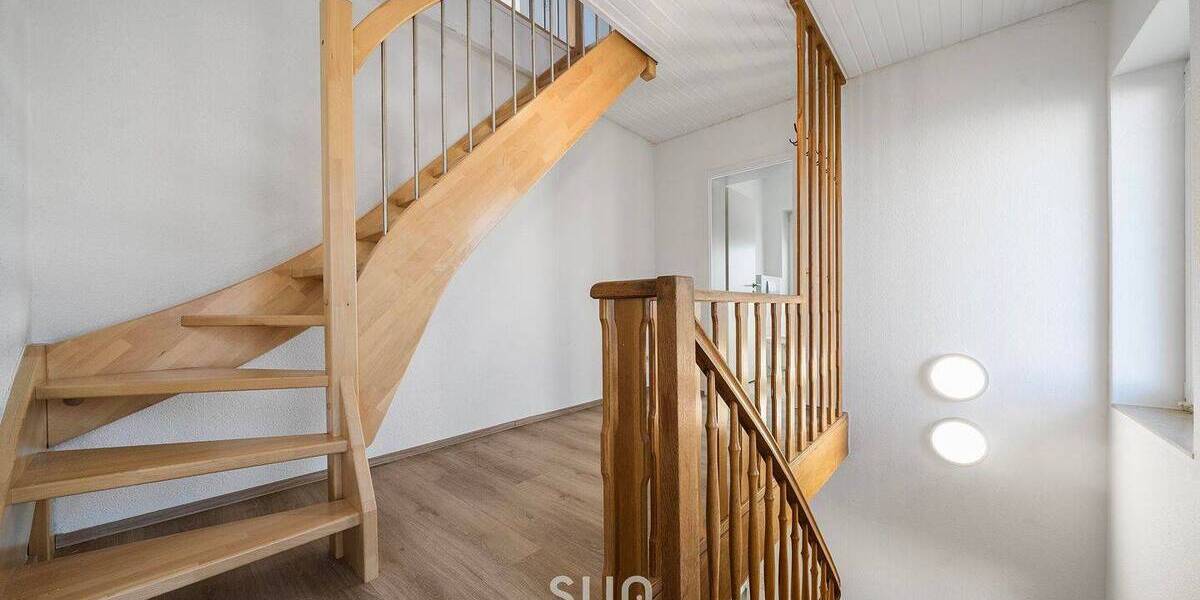Einfamilienhaus Bad Homburg vor der Höhe Ober-Erlenbach - 9 Zimmer, 280 m&sup2;, 2.800&euro; | Angebot:26451892
