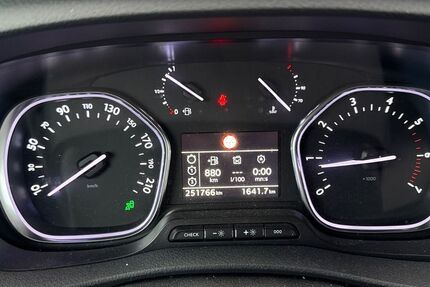 Peugeot Traveller 251.700 km 15.999 € Mainz-Kostheim 55246