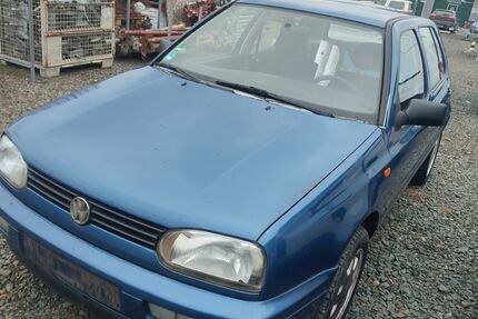 VW Golf 137.000 km 1.600 &euro; Westerfeld 61267