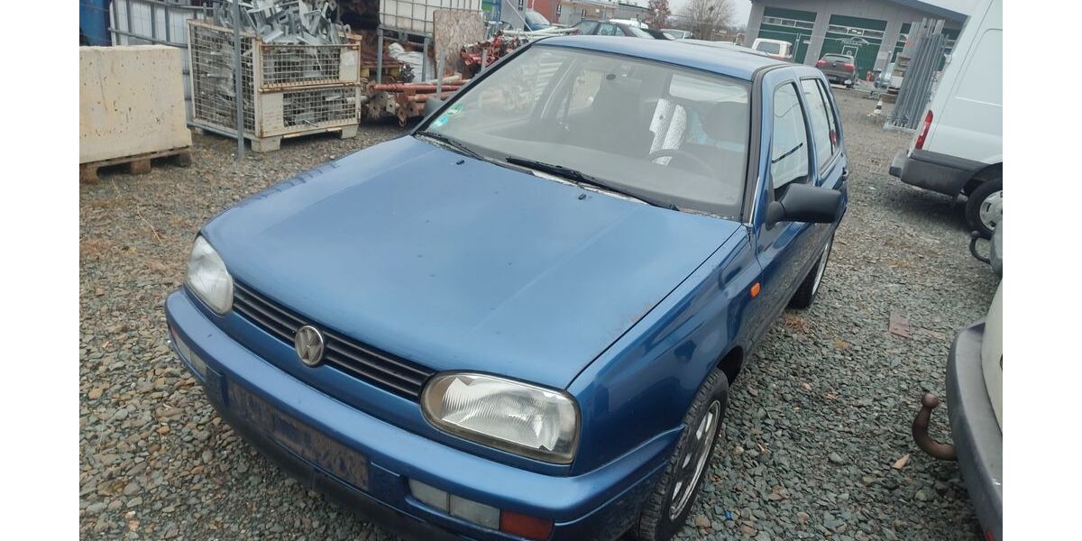 VW Golf 137.000 km 1.600 &euro; Westerfeld 61267