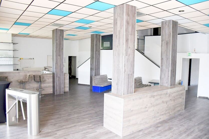 Vielseitig nutzbares Gewerbeanwesen mit großzügigem repräsentativem Wohnhaus zimmer