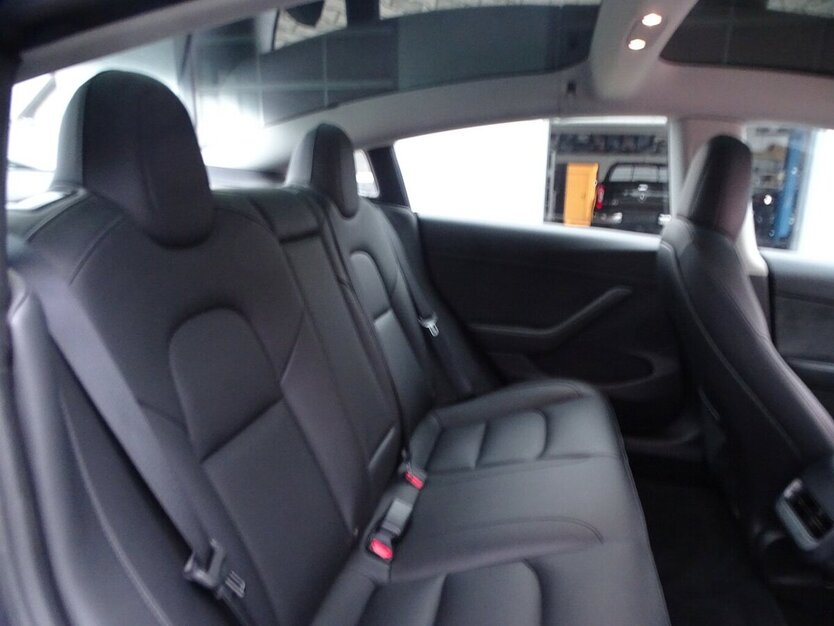 Tesla Model 3 Performance 38.031 km 31.890 € Rodgau 63110