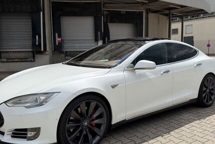 Tesla Model S 160.000 km 25.990 &euro; Frankfurt am Main 65933