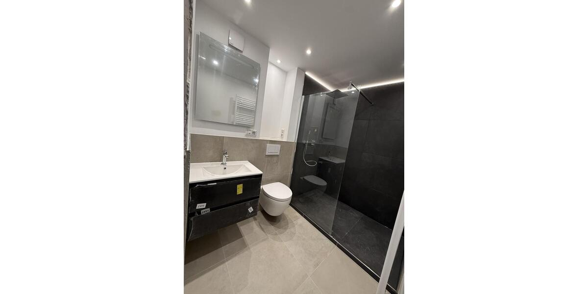 Erstbezug nach Sanierung: 3-Zi.-Wohnung mit Balkon in Steinbach 3 zimmer