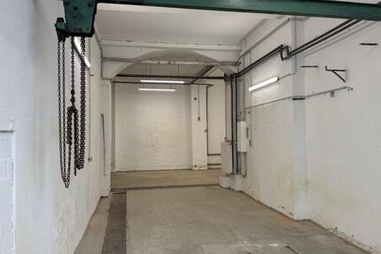 kleine Lagerfläche (teilbar) in Friedrichsdorf-Köppern zimmer