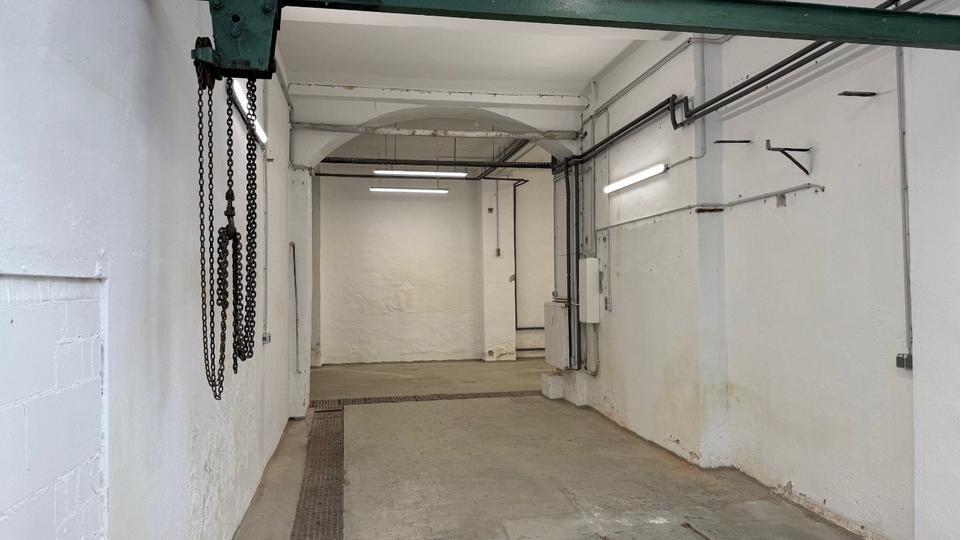 kleine Lagerfläche (teilbar) in Friedrichsdorf-Köppern zimmer