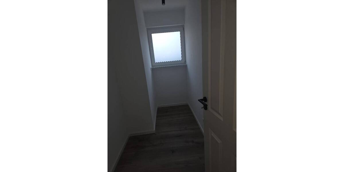Etagenwohnung Eschborn - 5 Zimmer, 133 m&sup2;, 1.850&euro; | Angebot:26804274