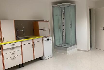 Ein Zimmer, geeignet für Pendler als Work Space 1 zimmer