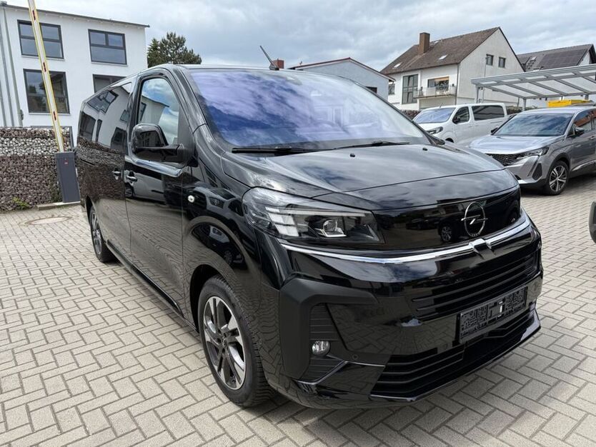 Zafira Life