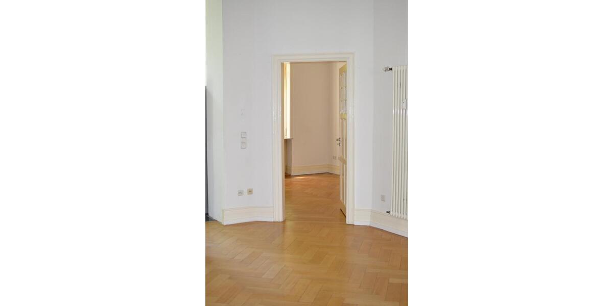 Hochparterre Frankfurt am Main Bockenheim - 3 Zimmer, 97 m&sup2;, 2.250&euro; | Angebot:26267023