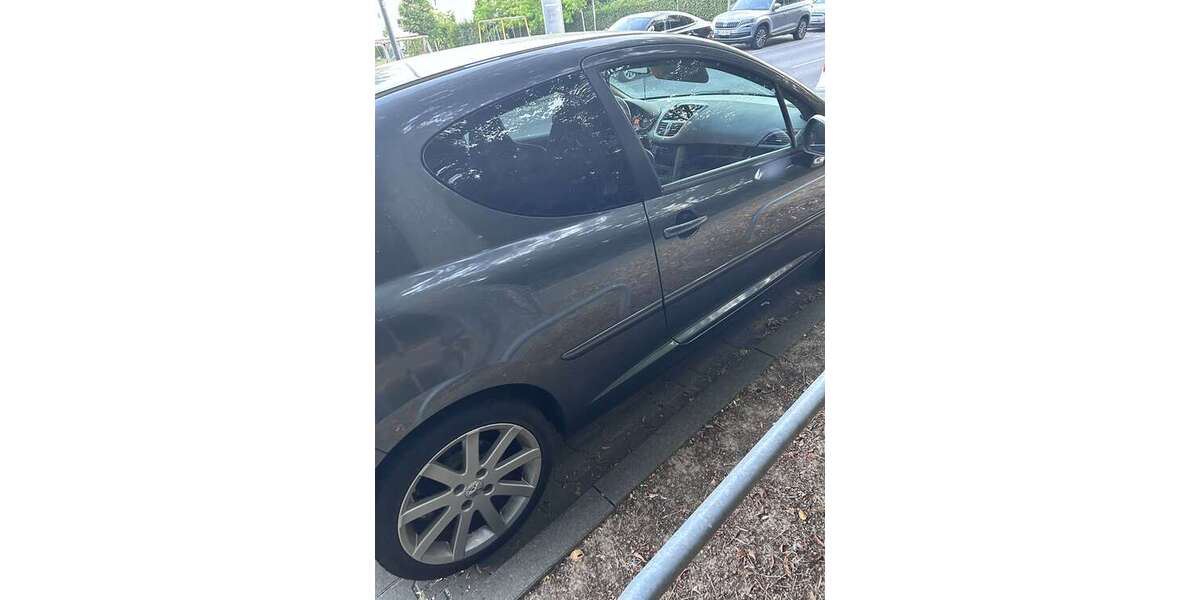 Peugeot 207 202.000 km 1.800 &euro; Frankfurt 65929