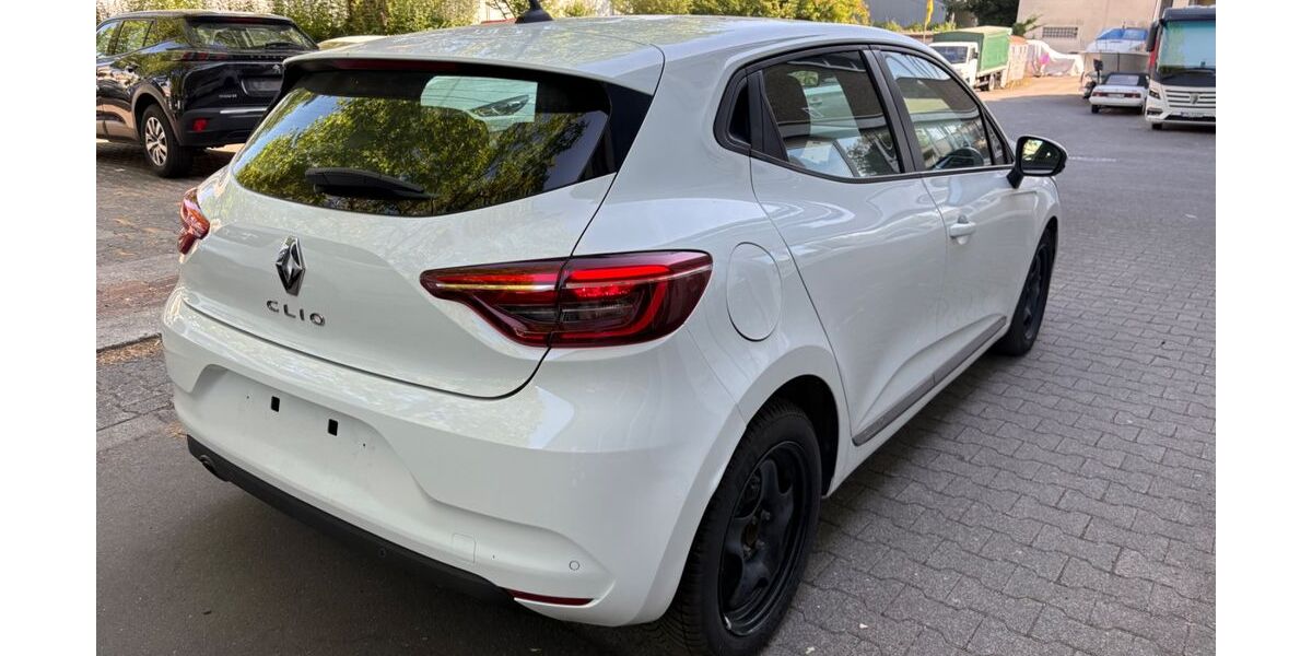 Renault Clio 210.392 km 7.497 &euro; Frankfurt am Main 60389