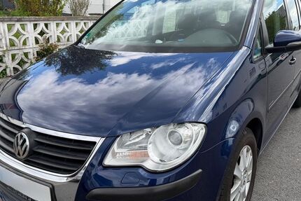 VW Touran 272.000 km 2.850 &euro; Dieburg 64807