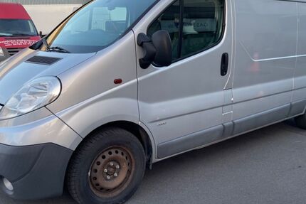 Opel Vivaro 200.000 km 9.999 € Frankfurt am Main 60314