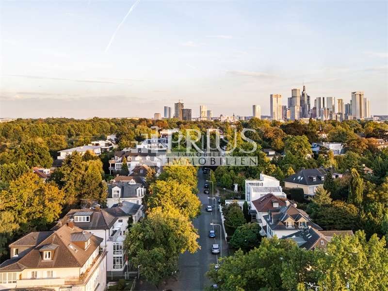 Haus zum Kaufen in Frankfurt 4.500.000 € 400 m² 11 zimmer