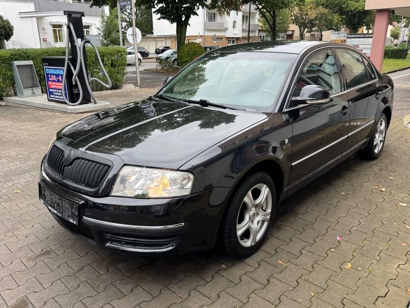 Skoda Superb 158.077 km 2.499 € Frankfurt 60487