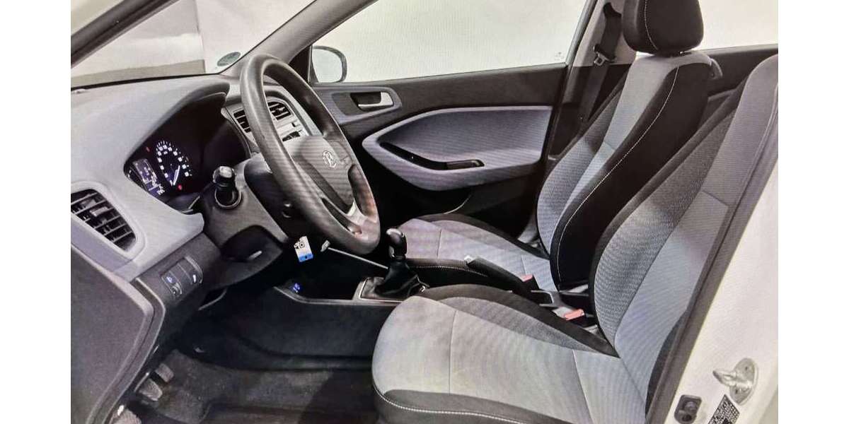 Hyundai i20 72.500 km 7.900 &euro; Rüsselsheim 65428