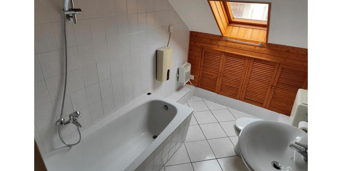 Dachgeschoßwohnung Bruchköbel - 3.5 Zimmer, 89 m&sup2;, 910&euro; | Angebot:26262325