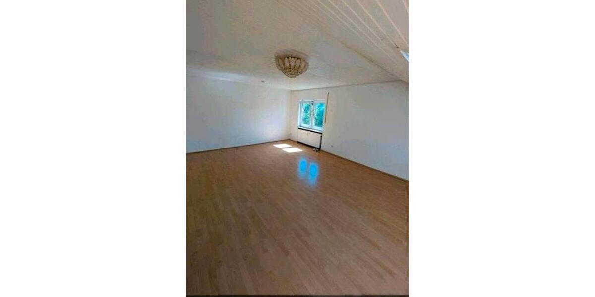 Dachgeschoßwohnung Rosbach vor der Höhe - 3 Zimmer, 90 m&sup2;, 900&euro; | Angebot:24606058