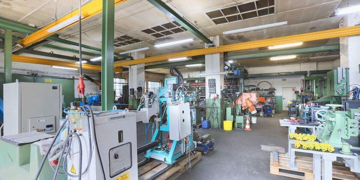 Handwerk & Logistik - Industriehalle mit Freifläche in Schöneck zimmer