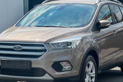 Ford Kuga 67.500 km 9.900 &euro; Offenbach am Main 63075